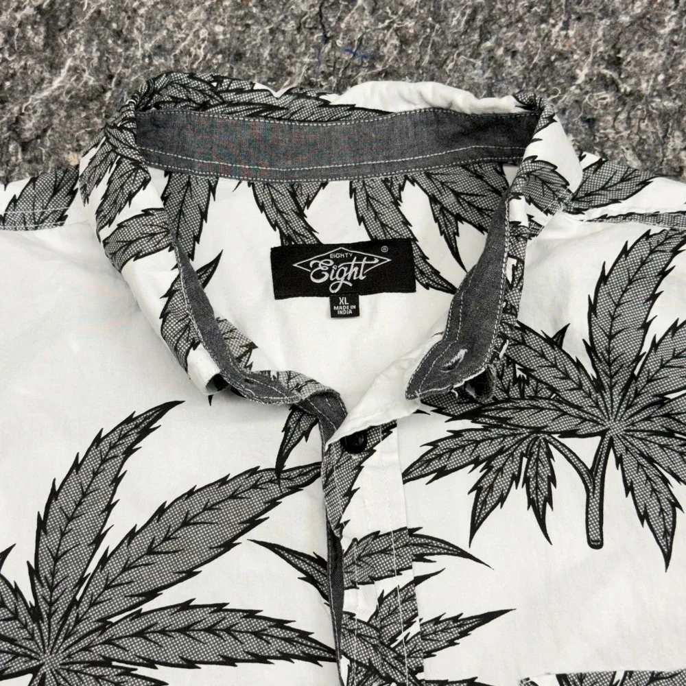 Eighty Eight Mens XL White‎ Black Pot Leaf Print Cotton Short Sleeve Button Down